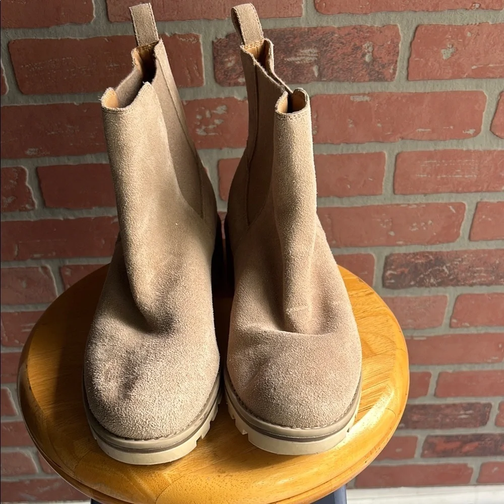 Crown Vintage Tan Ankle Boots